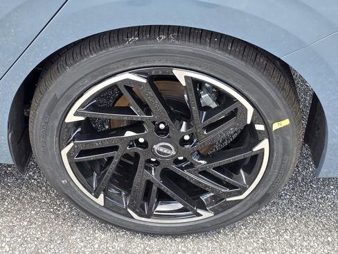New 2026 Nissan Sentra SR FWD image 37