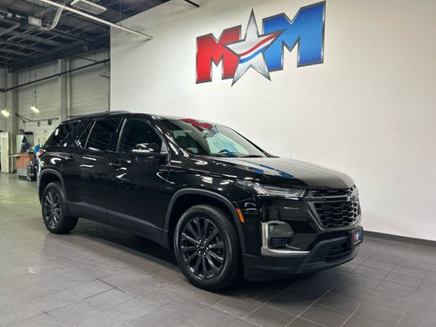 Used 2023 Chevrolet Traverse RS AWD/4WD image 2