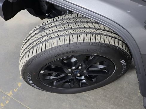 Used 2025 Jeep Wrangler Unlimited Sahara image 44