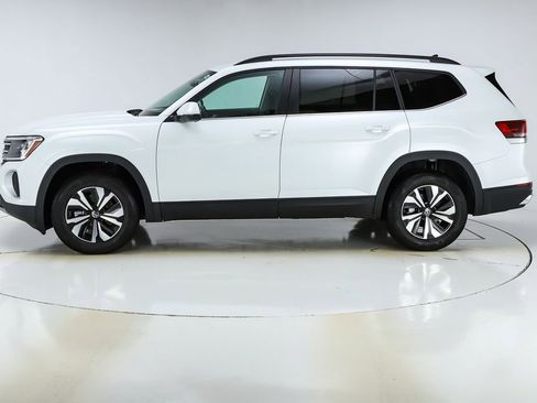 New 2026 Volkswagen Atlas SE image 2