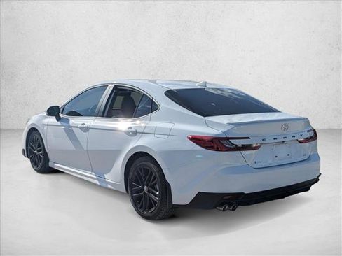 Used 2025 Toyota Camry SE FWD image 7