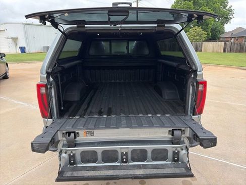Used 2024 GMC Sierra 2500 Denali w/ Technology Package AWD/4WD image 16