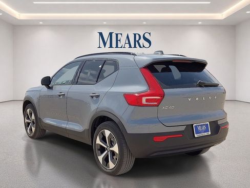 Used 2023 Volvo XC40 B5 Plus w/ Driver Assist Package AWD/4WD image 4