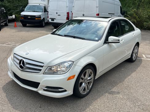Used 2012 Mercedes-Benz C 300 4MATIC Sedan image 1