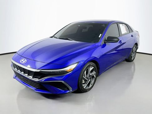 Used 2025 Hyundai Elantra Sport w/ Cargo Package FWD image 3