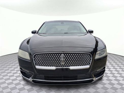 Used 2018 Lincoln Continental Select image 9