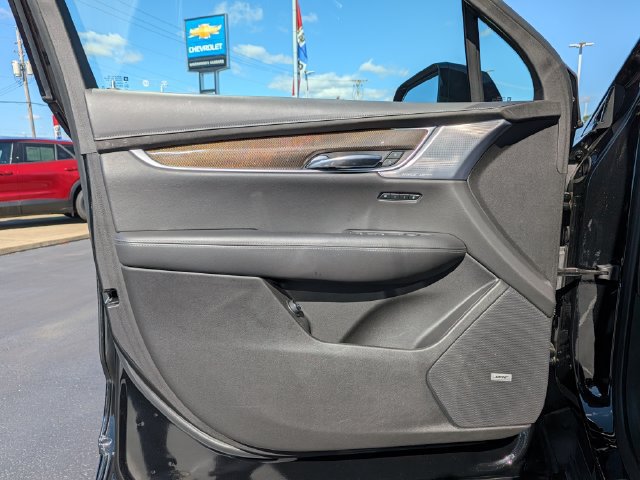 Used 2024 Cadillac XT6 Sport w/ Platinum Package AWD/4WD image 9