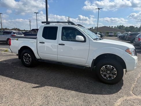 Used 2020 Nissan Frontier PRO-4X w/ Pro-4x Utility Package AWD/4WD image 8