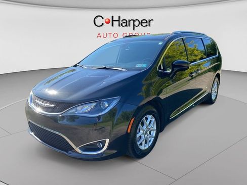 Used 2020 Chrysler Pacifica Touring-L FWD image 7