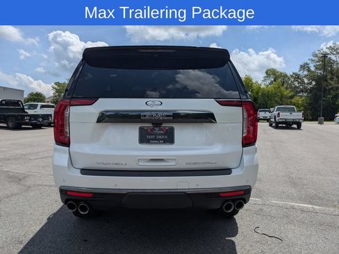 Used 2024 GMC Yukon Denali Ultimate AWD/4WD image 5
