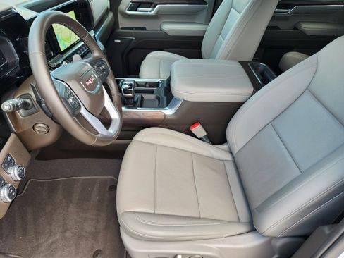 Used 2023 GMC Sierra 1500 SLT AWD/4WD image 10