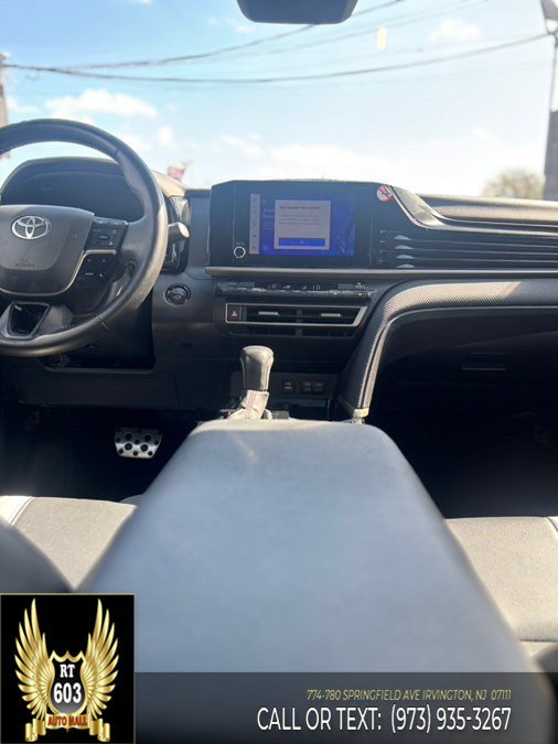 Used 2025 Toyota Camry SE FWD image 11