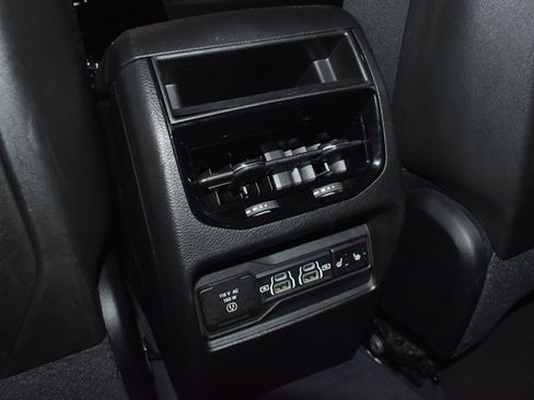 Used 2023 Jeep Grand Cherokee Limited AWD/4WD image 18
