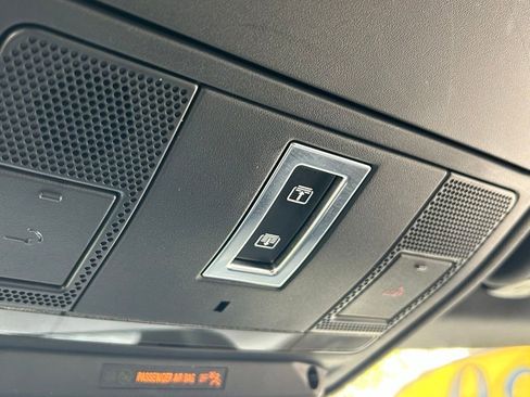 Used 2020 Land Rover Range Rover Evoque SE image 51