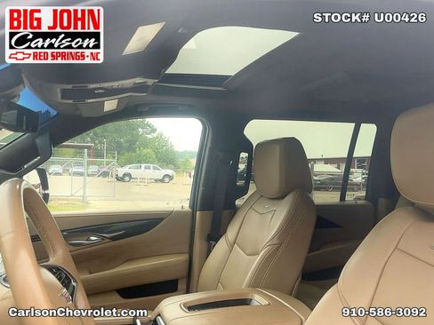 Used 2019 Cadillac Escalade ESV Platinum AWD/4WD image 29