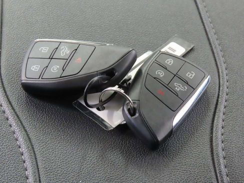 Used 2025 Chevrolet Silverado 1500 LT w/ LPO, Dark Essentials Package image 19