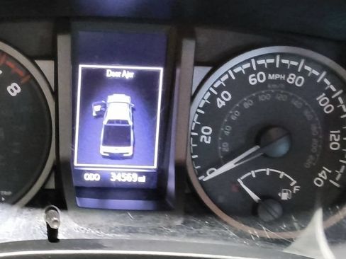 Used 2023 Toyota Tacoma TRD Off-Road AWD/4WD image 18