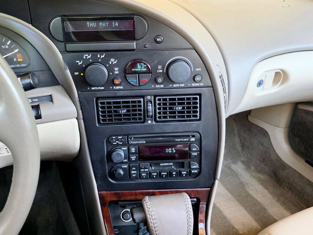 Used 1997 Oldsmobile Aurora FWD image 33