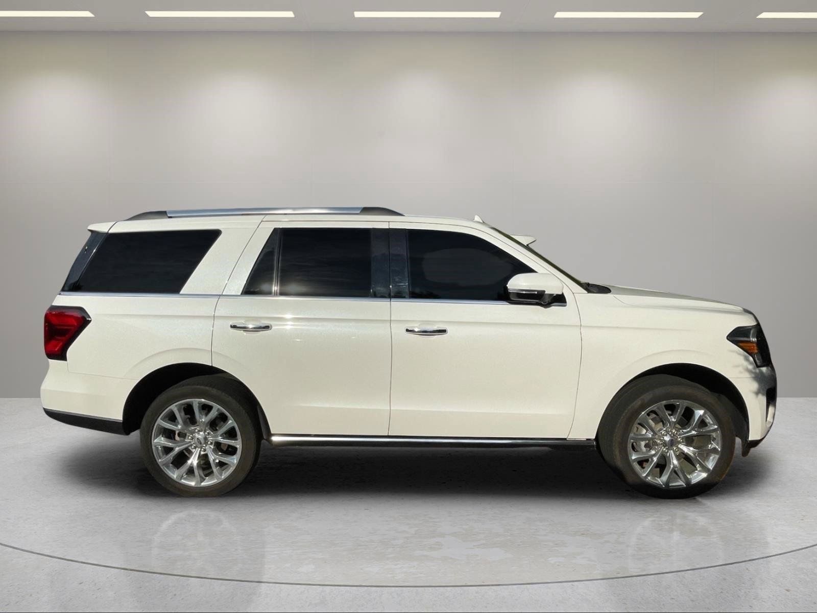 Used 2024 Ford Expedition Limited RWD image 4