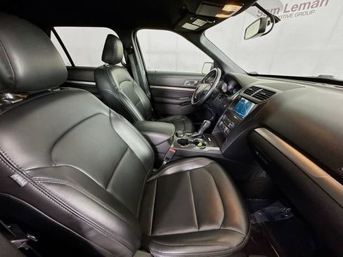 Used 2019 Ford Explorer XLT w/ Equipment Group 202A image 29