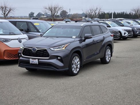 Used 2022 Toyota Highlander Limited image 9