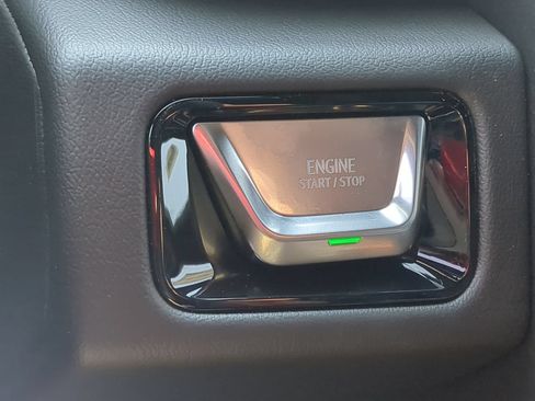 Used 2026 GMC Yukon Denali AWD/4WD image 17