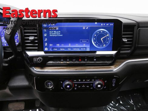 Used 2023 Chevrolet Silverado 1500 LT image 12