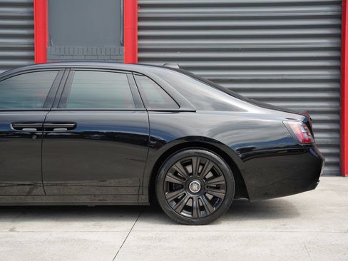 Used 2022 Rolls-Royce Ghost w/ Ghost Package AWD/4WD image 9