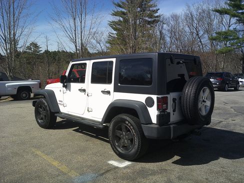 Used 2015 Jeep Wrangler Unlimited Sport w/ Quick Order Package 24S AWD/4WD image 7