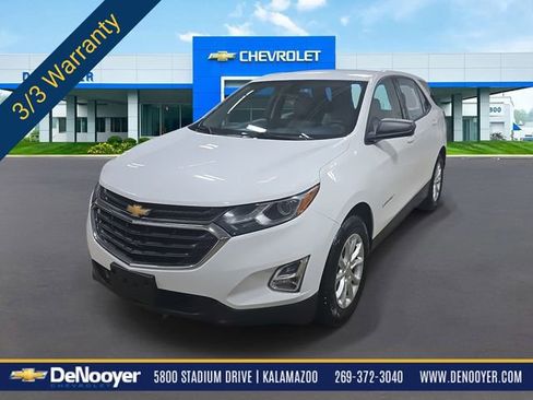 Used 2018 Chevrolet Equinox LS image 1