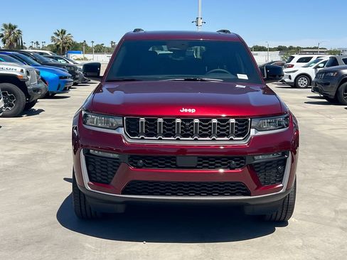 New 2026 Jeep Grand Cherokee L Limited w/ Luxury Tech Group II AWD/4WD image 10