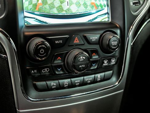 Used 2018 Jeep Grand Cherokee Limited AWD/4WD image 21