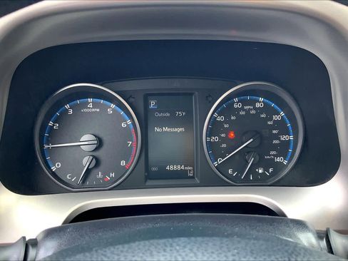 Used 2017 Toyota RAV4 LE FWD image 24