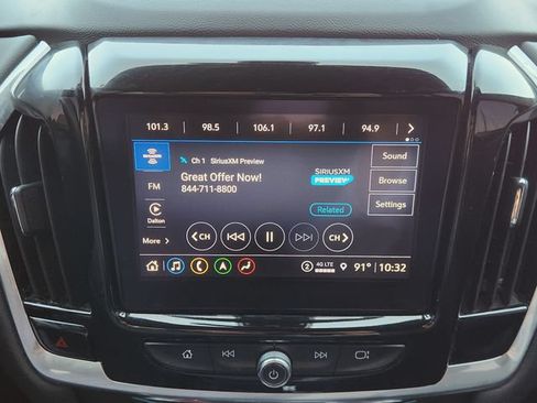Used 2023 Chevrolet Traverse RS FWD image 18
