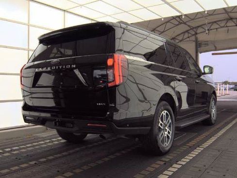 Used 2025 Ford Expedition Max Active RWD image 4