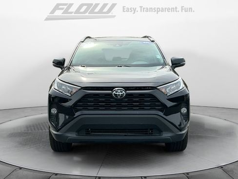 Used 2021 Toyota RAV4 XLE Premium image 2