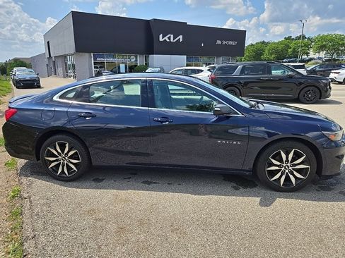 Used 2017 Chevrolet Malibu LT FWD image 2