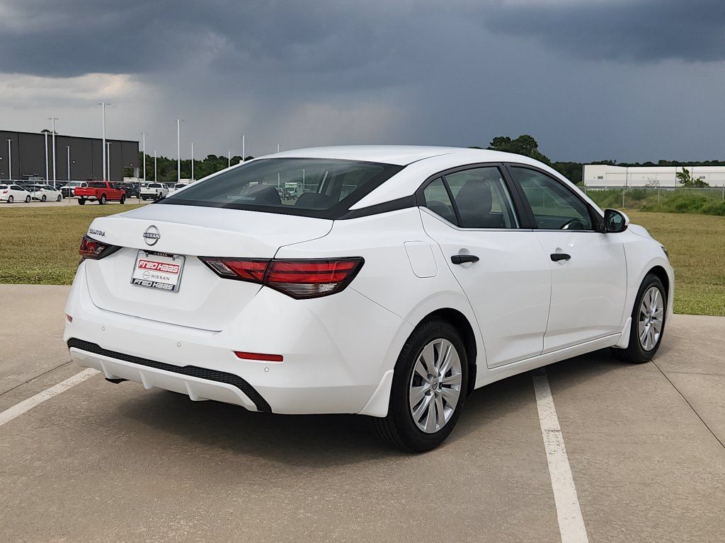 Certified 2025 Nissan Sentra S FWD image 5