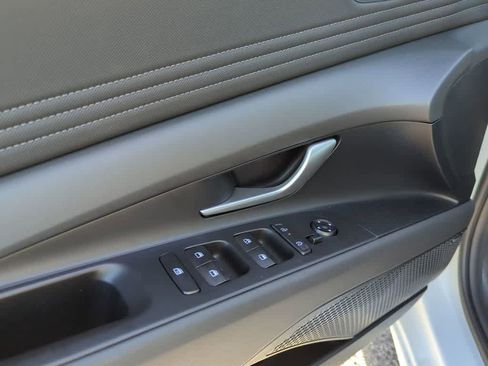 New 2026 Hyundai Elantra Limited FWD image 17