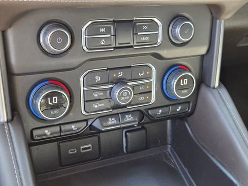 Used 2022 Chevrolet Tahoe LT w/ Luxury Package image 23