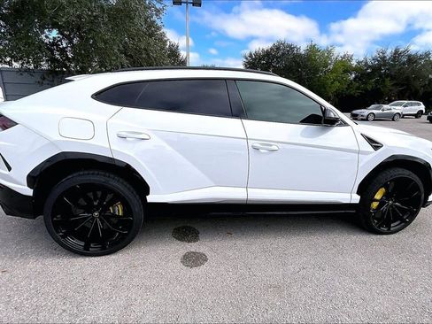 Used 2020 Lamborghini Urus image 4