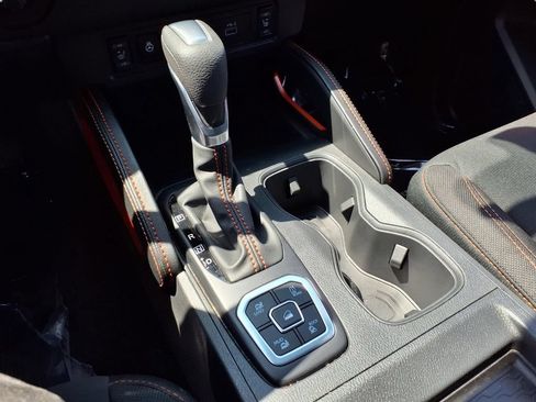Used 2026 Nissan Frontier PRO-4X AWD/4WD image 11