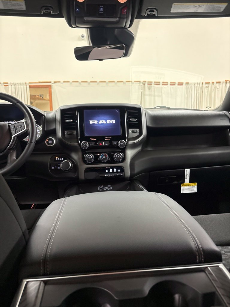New 2027 RAM 1500 Express AWD/4WD image 19