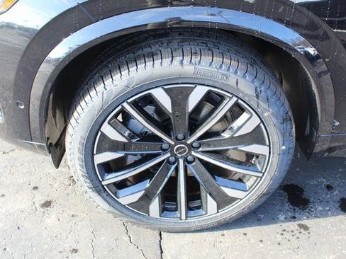 New 2026 Volvo XC90 B6 Plus w/ Protection Package Premier image 10
