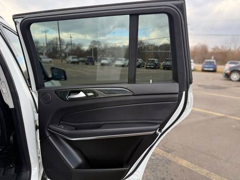 Used 2018 Mercedes-Benz GLS 550 4MATIC image 15