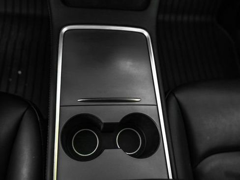 Used 2023 Tesla Model Y AWD image 10