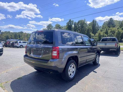 Used 2015 Jeep Patriot Sport AWD/4WD image 5