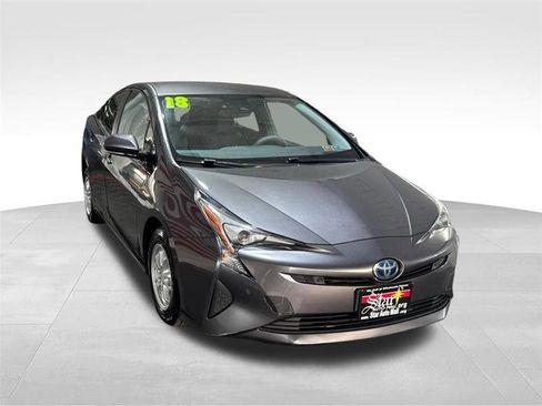 Used 2018 Toyota Prius Four FWD image 3