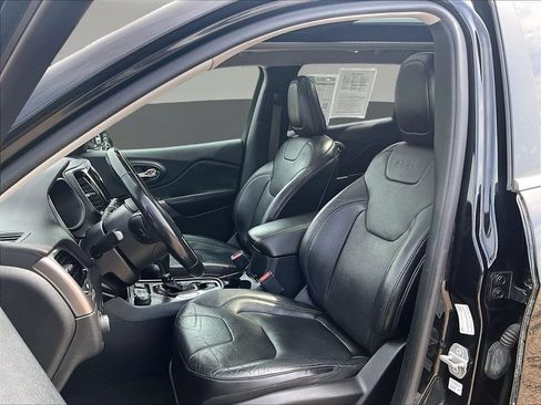 Used 2020 Jeep Cherokee Limited AWD/4WD image 25