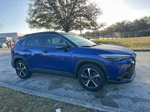 Certified 2025 Toyota Corolla Cross XSE w/ Convenience Package image 7